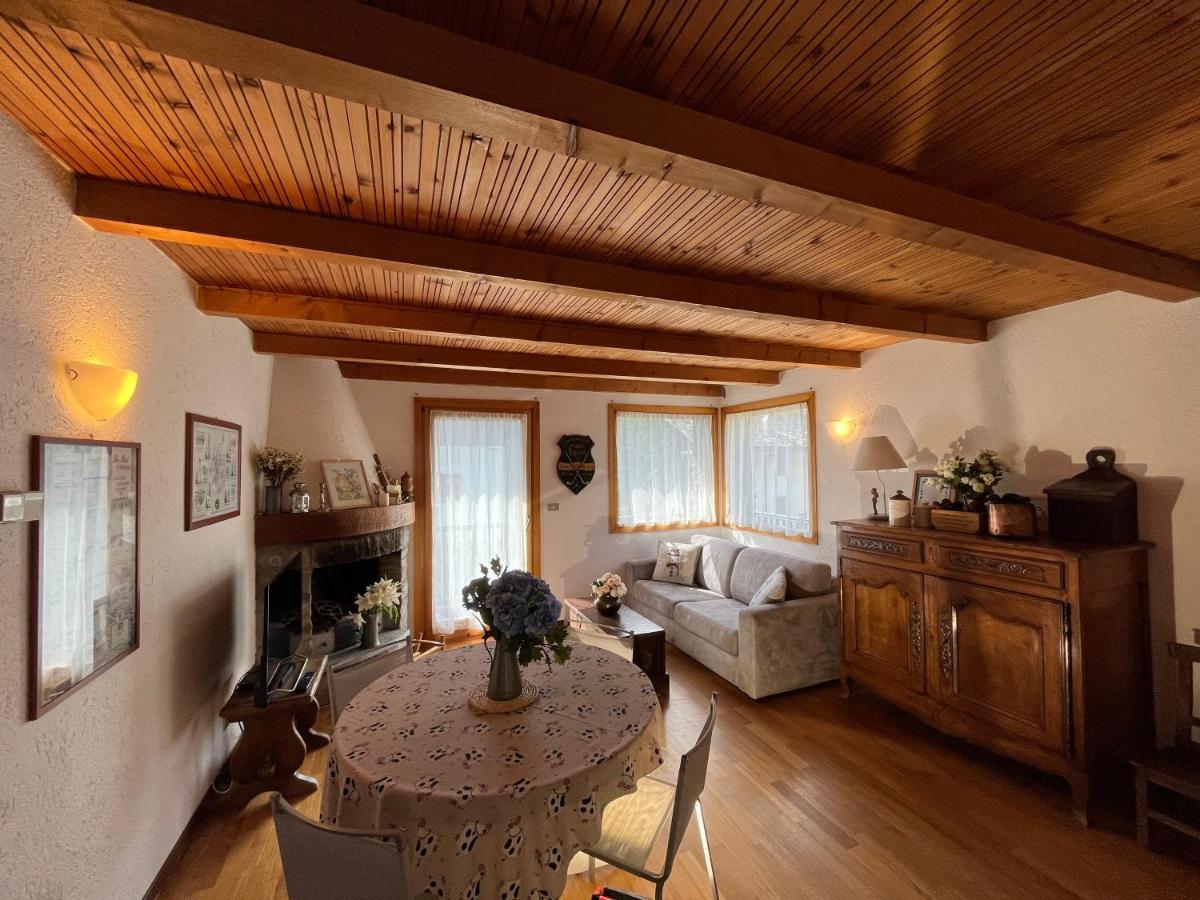 Chalet Blanc "Le Flocon" Courmayeur Exteriör bild